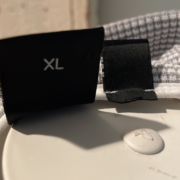 HUGO BOSS Men's Snap Front Pullover Sweater- Size (XL) - Excellent Condition - Picture 4 of 10